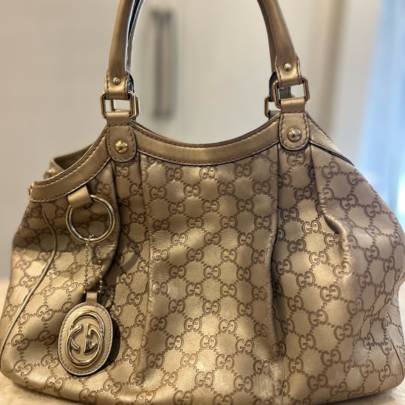 Gucci Sukey in  gold guccissima leather. - Picture 9 of 15